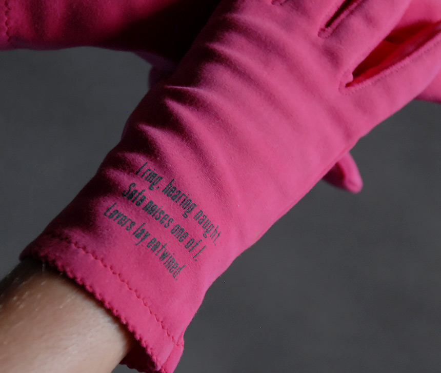 Sanzi Kermes, Textiles, Gloves Pink Right